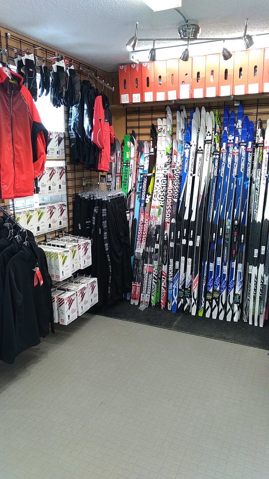 Kunstadt Sports | 1583 Bank St, Ottawa, ON K1H 7Z3, Canada | Phone: (613) 260-0696