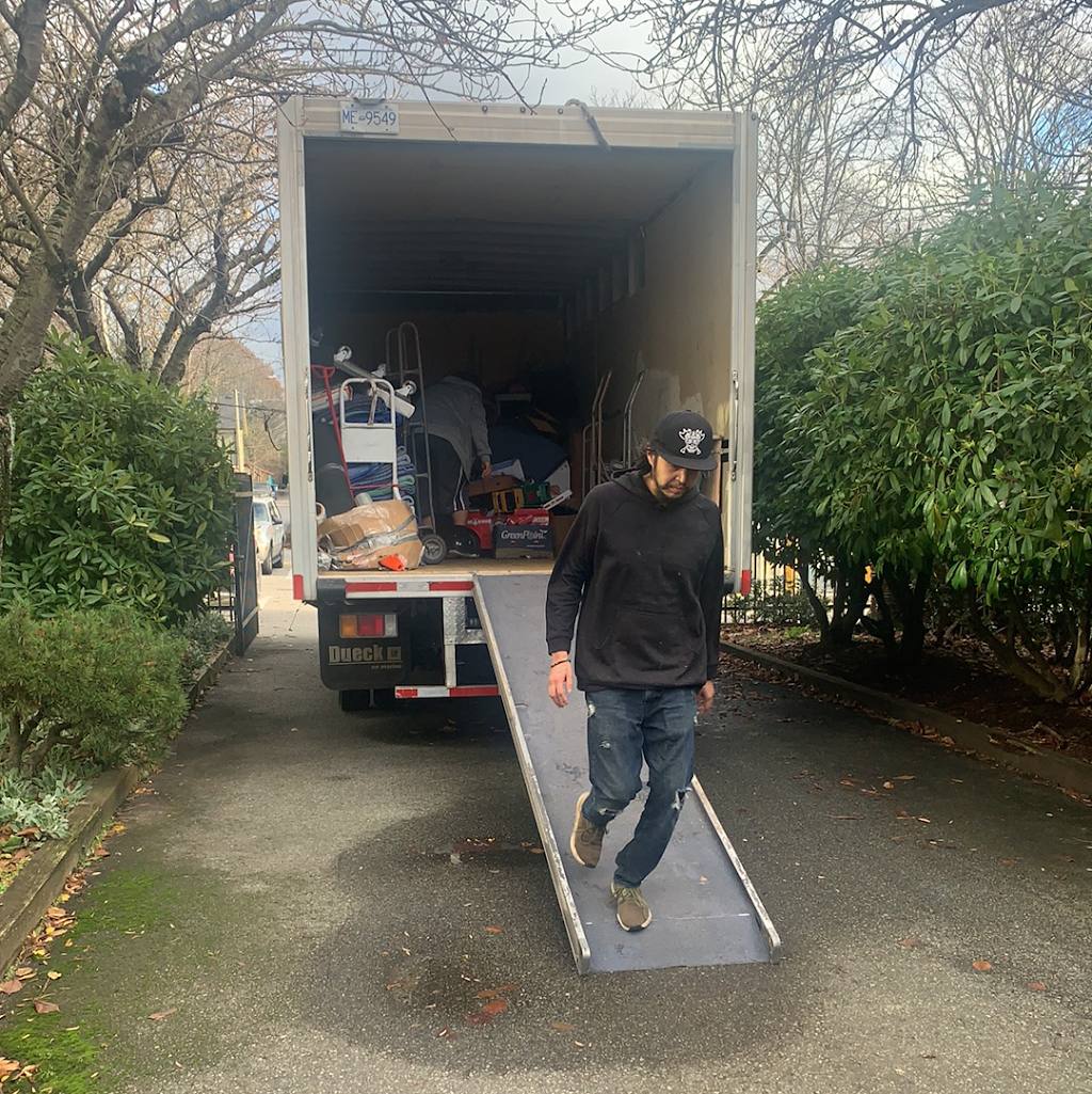 Cheap Movers | 2004 Boulevard Crescent, North Vancouver, BC V7L 3Z1, Canada | Phone: (604) 816-0751