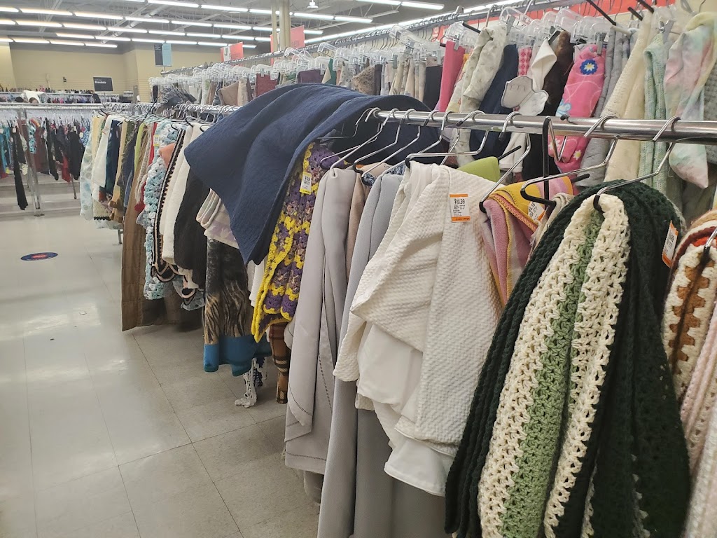 Value Village | 2340 Fairview St, Burlington, ON L7R 2E3, Canada | Phone: (905) 631-6990