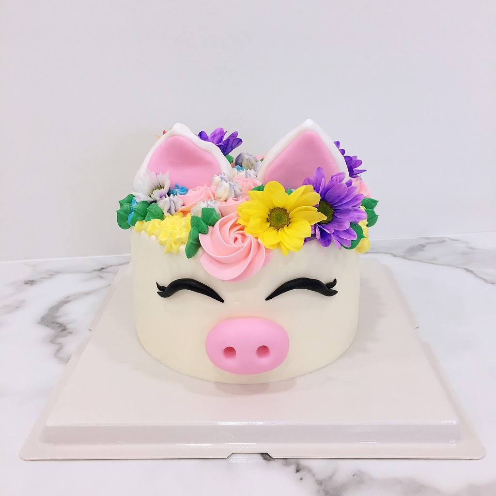 Floral Cake | 3-2790 Pembina Hwy, Winnipeg, MB R3T 2H8, Canada | Phone: (204) 615-6668