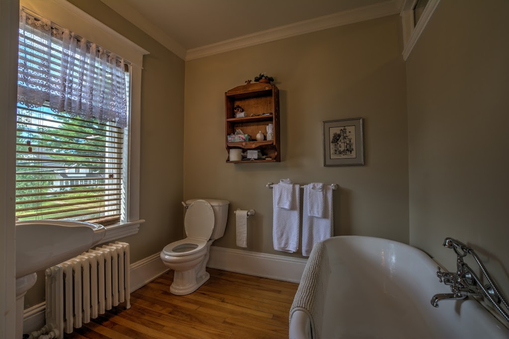 Au Virage B & B Massotherapie | 172 Rue Merry N, Magog, QC J1X 2E8, Canada | Phone: (866) 868-5828