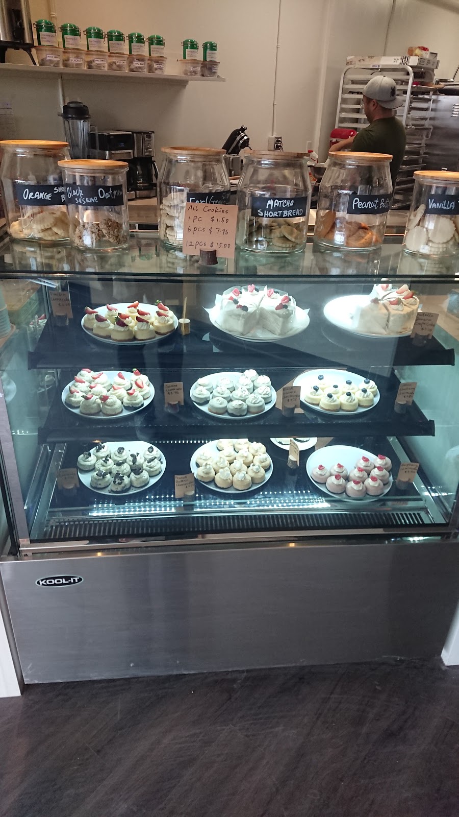 For Us Bakery | 1111 Henderson Hwy, Winnipeg, MB R2G 1L4, Canada | Phone: (204) 334-8880