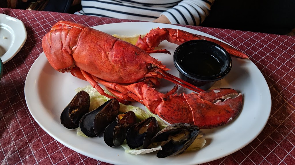Le Gabriel Restaurant & Lounge | 15424 Main St,, Chéticamp, NS B0E 1H0, Canada | Phone: (902) 224-3685