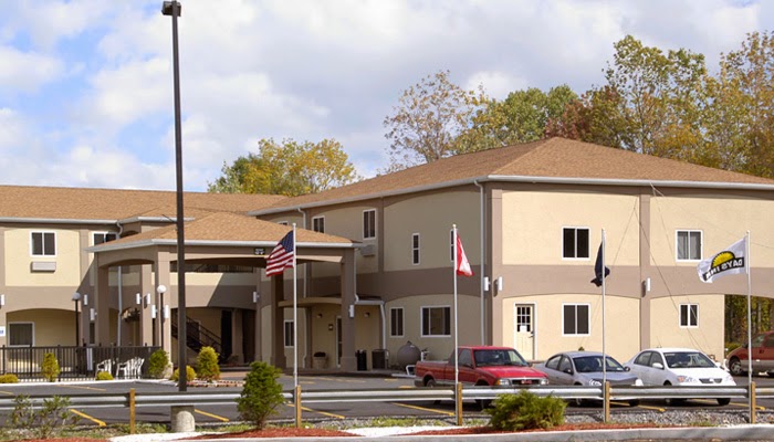 Days Inn and Suites - Niagara Falls / Buffalo | 2821 Niagara Falls Blvd, Niagara Falls, NY 14304, USA | Phone: (716) 268-1076