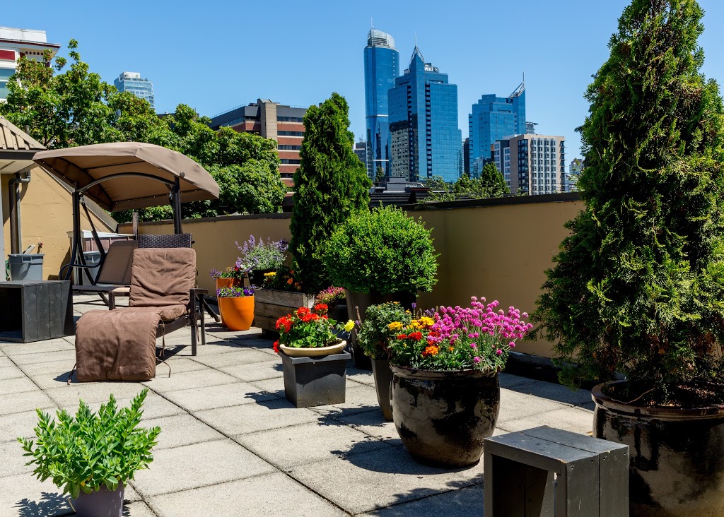 HI Vancouver Downtown Hostel | 1114 Burnaby St, Vancouver, BC V6E 1P1, Canada | Phone: (604) 684-4565