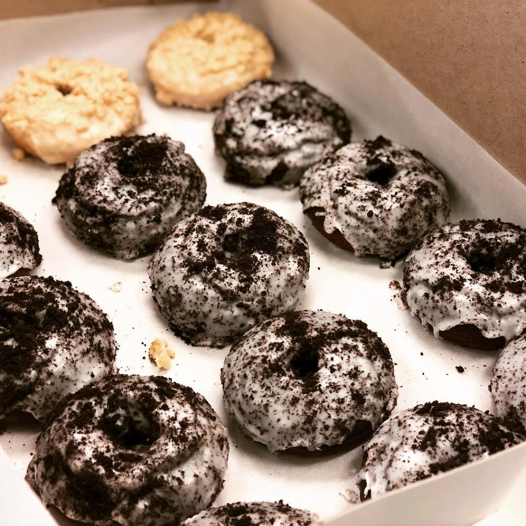 Jaide And Joels Baking Co | 3753 Lakeshore Rd #2, Kelowna, BC V1W 3K3, Canada | Phone: (250) 215-6235