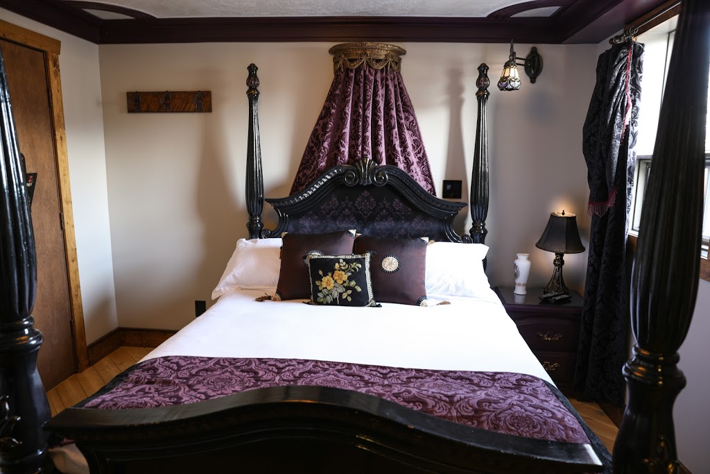 Rockyview Hotel | 304 1 St W, Cochrane, AB T4C 1X8, Canada | Phone: (403) 932-2442
