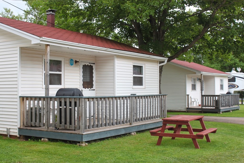 Lanes Riverhouse Inn & Cottages | 33 Brook St, Montague, PE C0A 1R0, Canada | Phone: (902) 838-2433