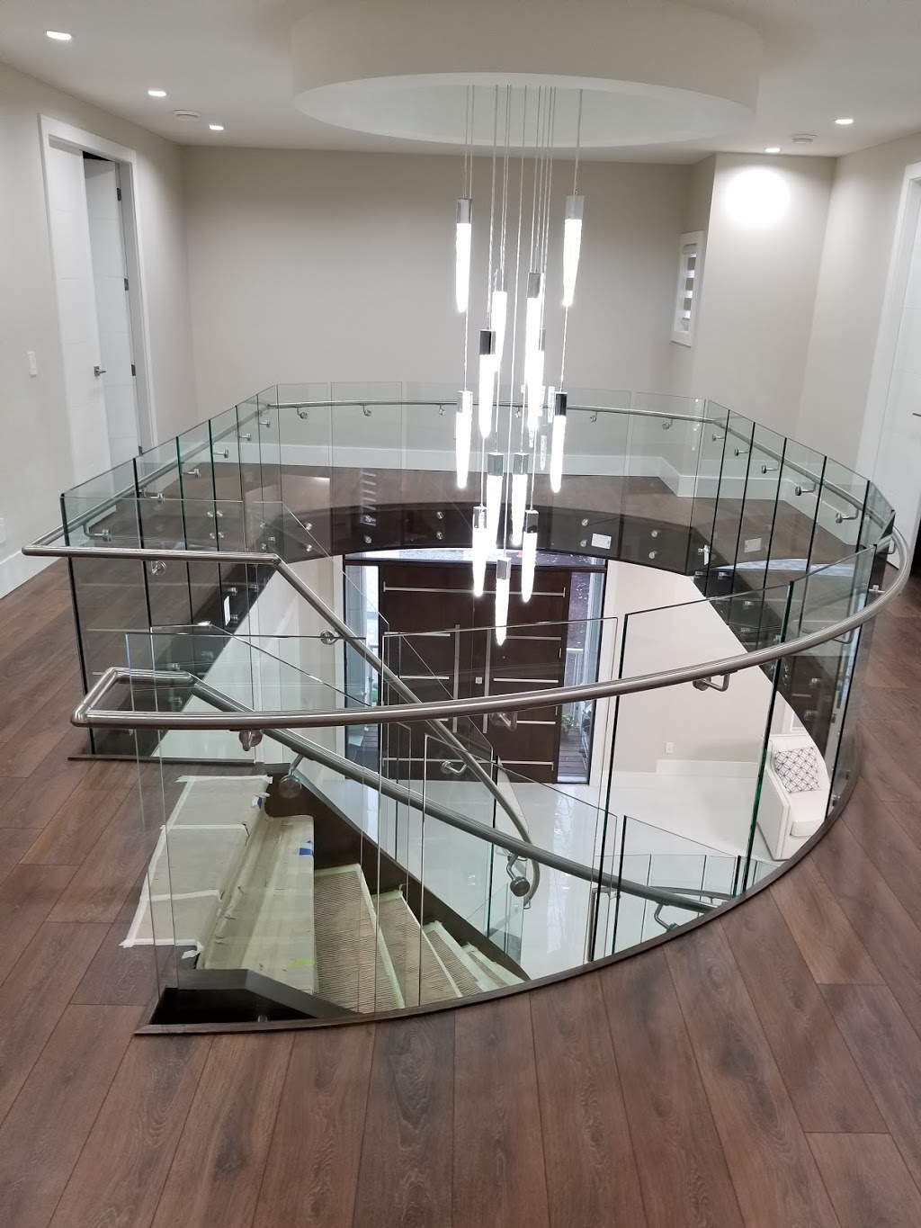 Fine Glass & Shower Doors | 8136 130 St #105, Surrey, BC V3W 8J9, Canada | Phone: (604) 716-1734