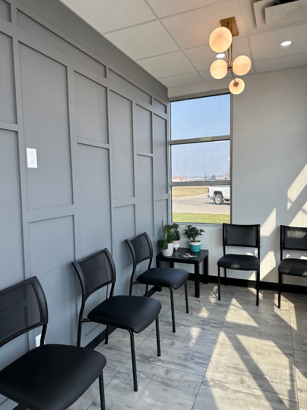 Wetaskiwin Smiles | 3600 56 St unit 101, Wetaskiwin, AB T9A 3T5, Canada | Phone: (780) 396-4040