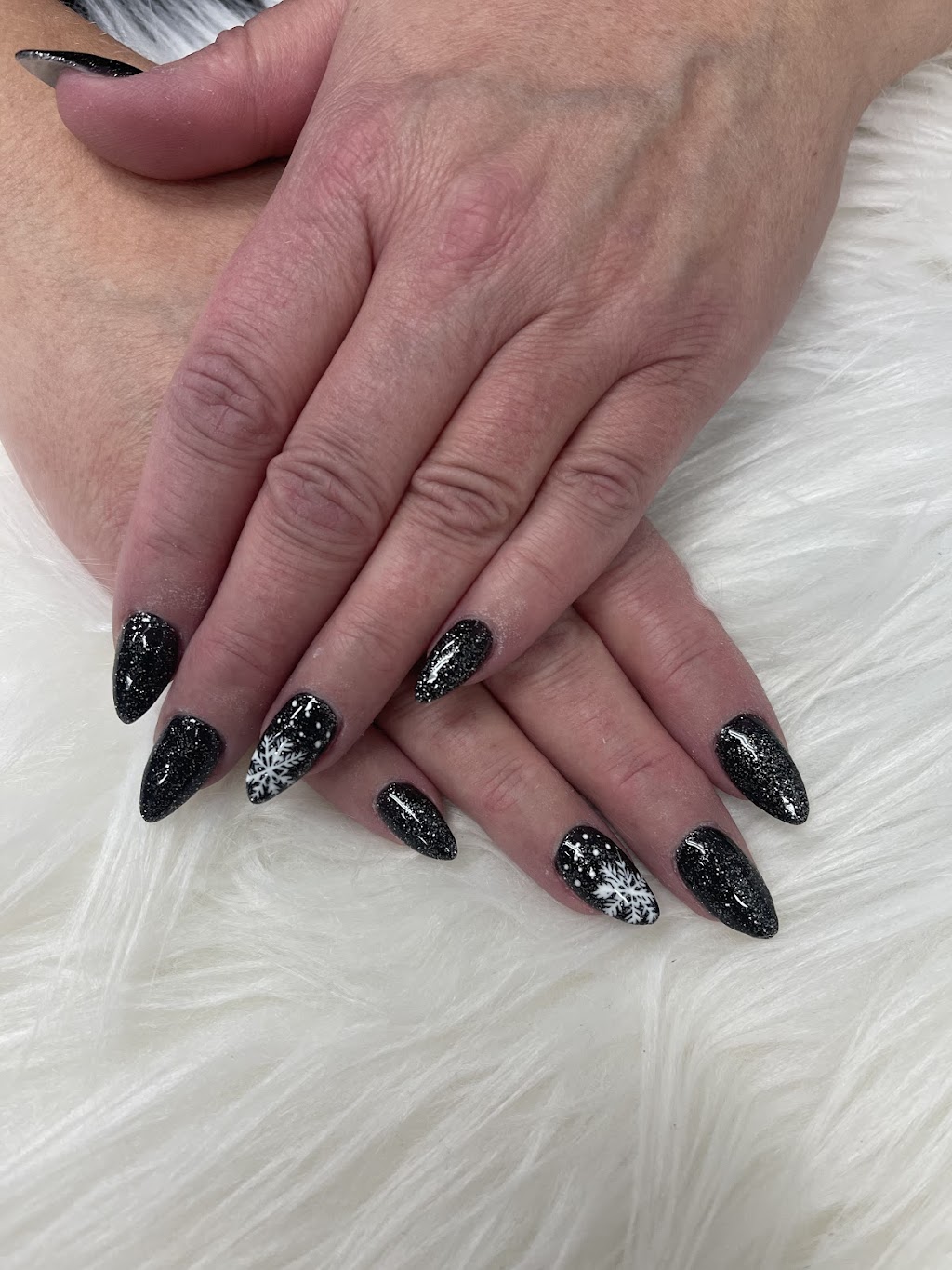 Lovely Nail Salon | 3020 22 St, Red Deer, AB T4R 3J5, Canada | Phone: (403) 348-8288