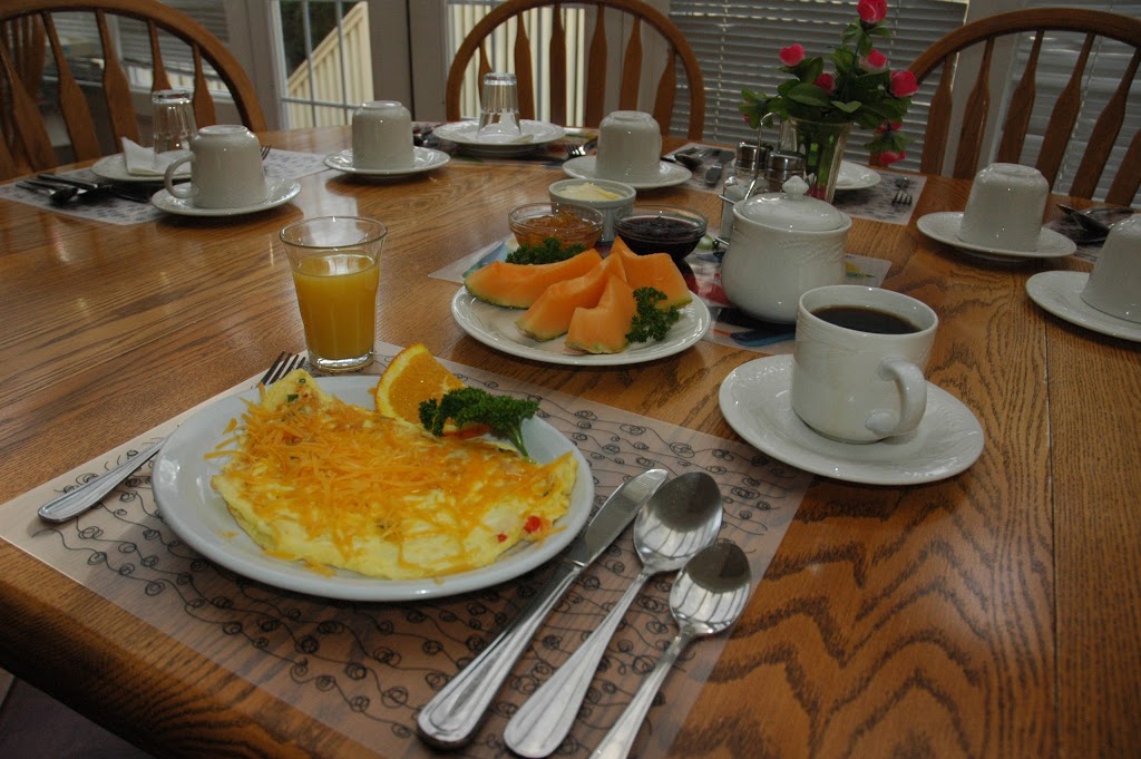 Douglas Guest House | 456 W 13th Ave, Vancouver, BC V5Z 2V8, Canada | Phone: (604) 872-3060