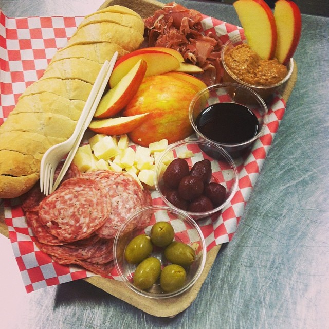 Bellewood Country Café | 6140 Guide Meridian #2, Lynden, WA 98264, USA | Phone: (360) 318-7720