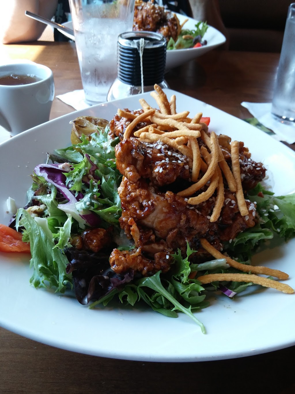Bâton Rouge Steakhouse & Bar | 320 Boulevard Saint-Joseph, Drummondville, QC J2C 2A8, Canada | Phone: (819) 477-6888