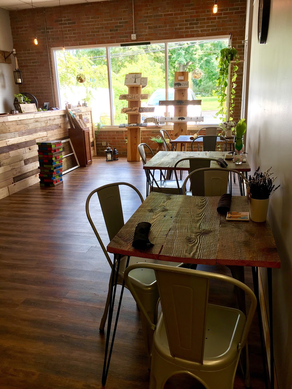 Pallet Cafe | 2084 Como Park Blvd, Lancaster, NY 14086, USA | Phone: (716) 393-3170