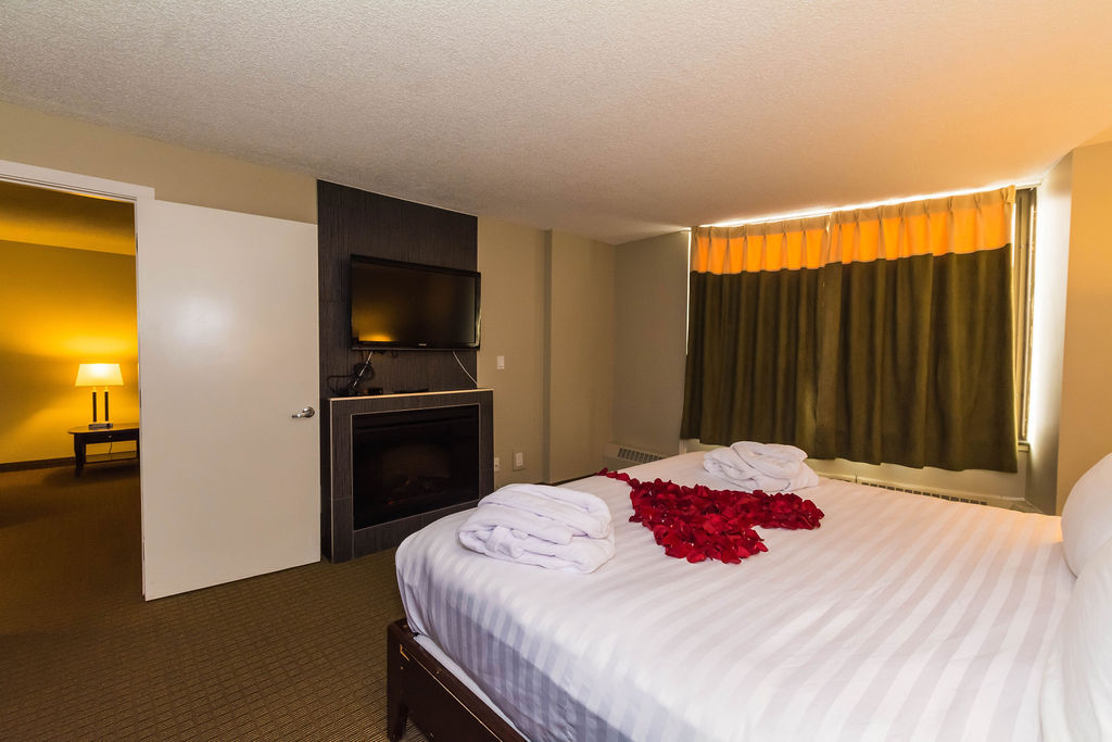 Coliseum Inn | 11845 Wayne Gretzky Drive Northwest, Edmonton, AB T5B 4R4, Canada | Phone: (780) 471-1231