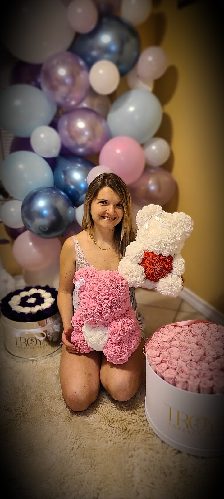 Forever Roses | 1734 Coram Crescent, Mississauga, ON L4X 1K9, Canada | Phone: (416) 909-0713