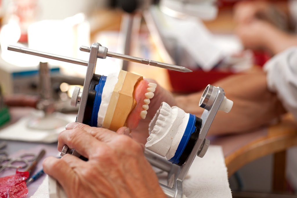 Centre de Denturologie Vicky Chouinard et Alain Bellavance | 97 Boulevard Bégin, Sainte-Claire, QC G0R 2V0, Canada | Phone: (866) 883-2380