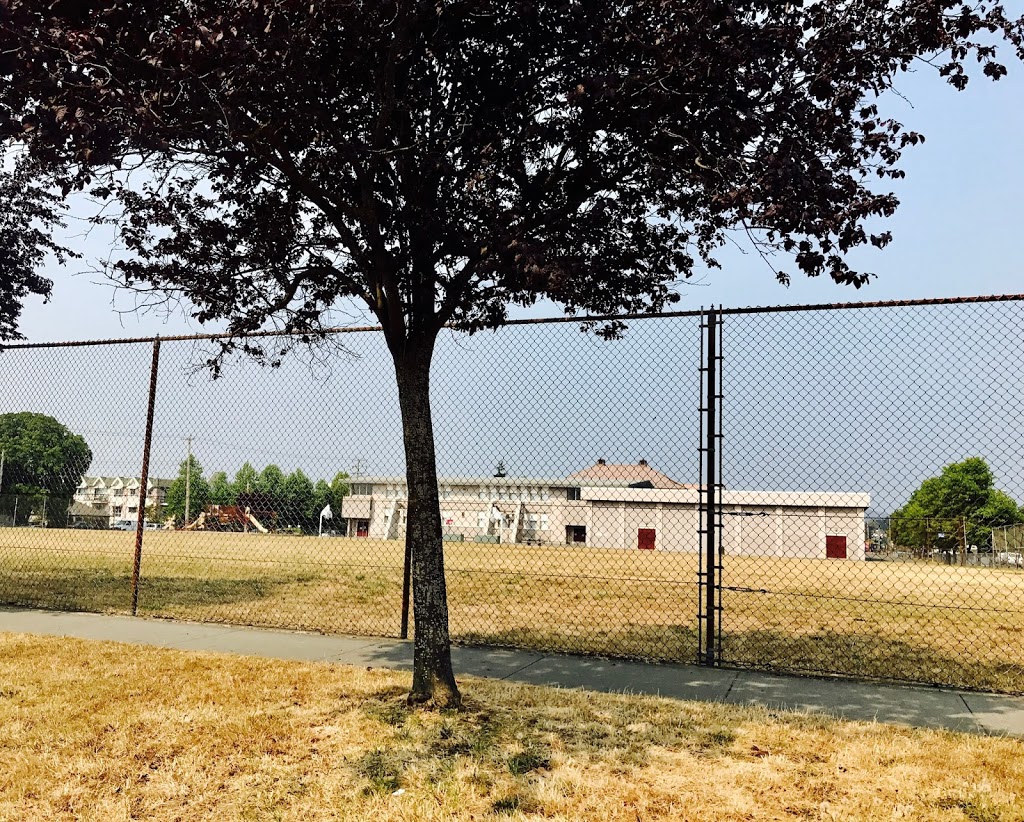 Tillicum Elementary School | 3155 Albina St, Victoria, BC V9A 1Z6, Canada | Phone: (250) 386-1408