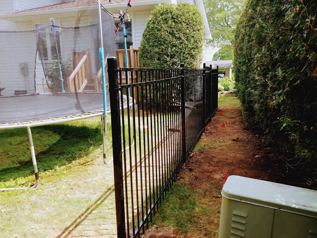 Glorious Fence Decks and More | 6083 Herberts Corners Rd, Greely, ON K4P 1H3, Canada | Phone: (613) 304-2077