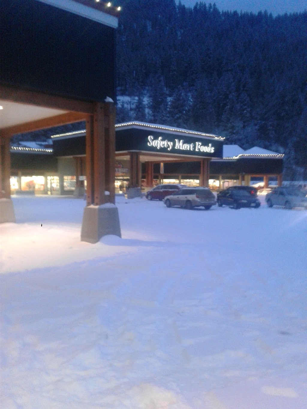 Safety Mart Foods | 305 Brooke Dr, Chase, BC V0E 1M1, Canada | Phone: (250) 679-3261