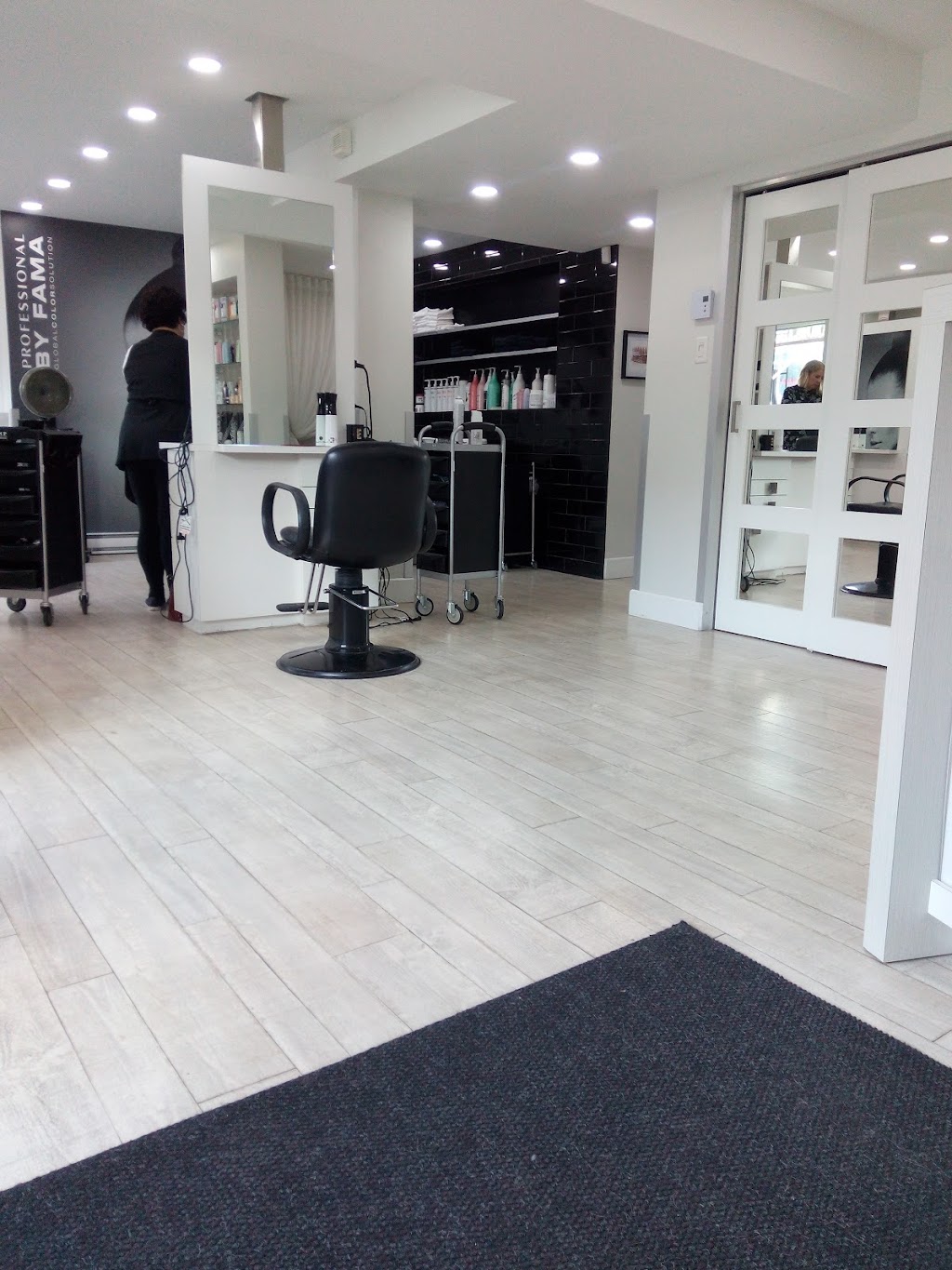 Coiffure Nuance Plus Enr | 2226 Rue Fleury E, Montréal, QC H2B 1K4, Canada | Phone: (514) 381-8505