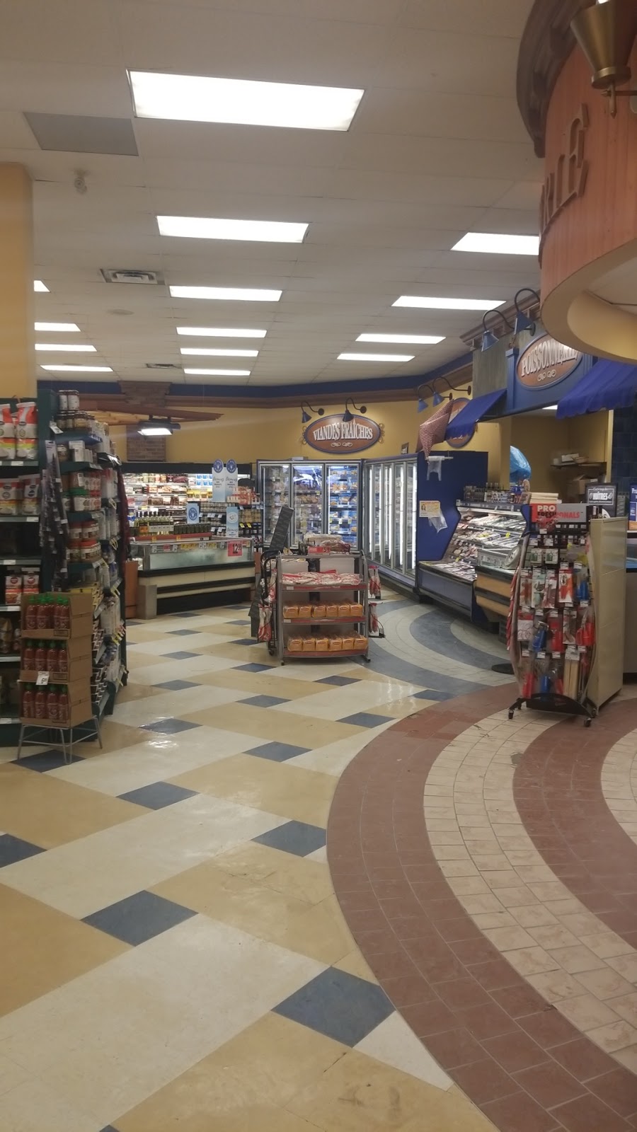Metro Ste-Claire | 165 Boulevard Bégin, Sainte-Claire, QC G0R 2V0, Canada | Phone: (418) 883-3939