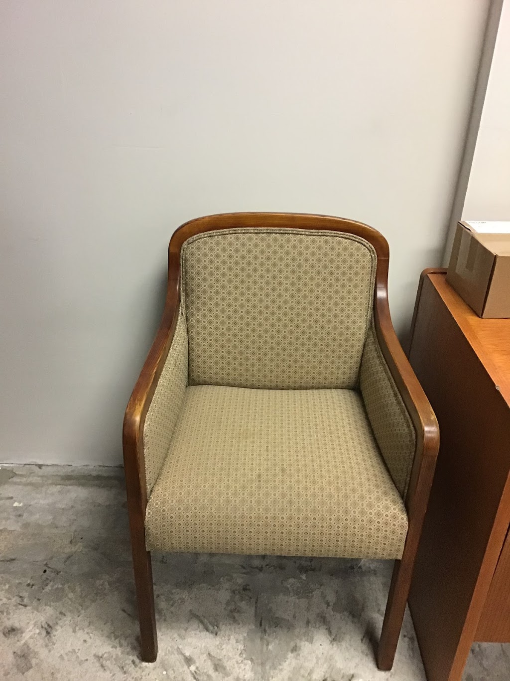 Johns Office Furniture Plus | 3 Bruce St, Dartmouth, NS B2W 1L3, Canada | Phone: (902) 818-4111