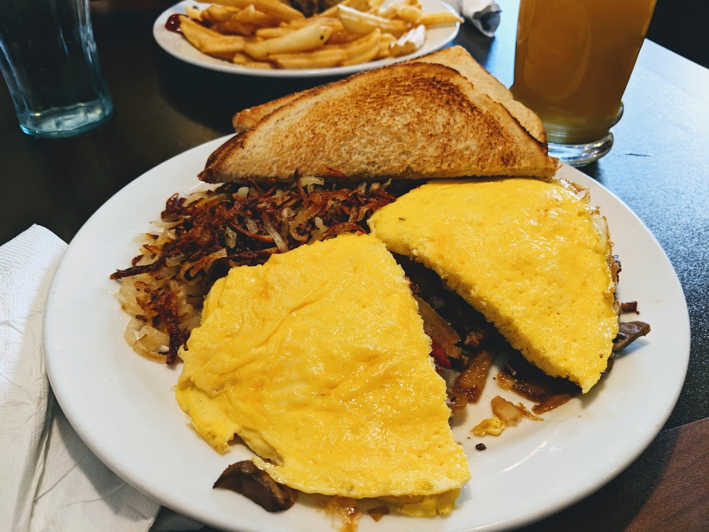 Dennys | 500 Austin Ave, Coquitlam, BC V3K 3M7, Canada | Phone: (604) 939-6545