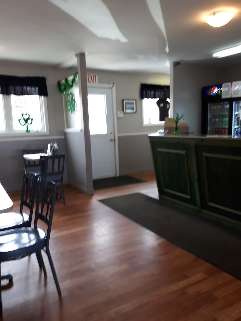 Seaside Restaurant | 2546 Topsail Rd, Conception Bay South, NL A1W 4A5, Canada | Phone: (709) 834-9059