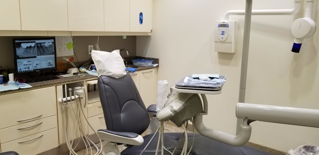 Emergency Dental Office | 7241 Bathurst St Unit 13, Thornhill, ON L4J 3W1, Canada | Phone: (905) 764-5399