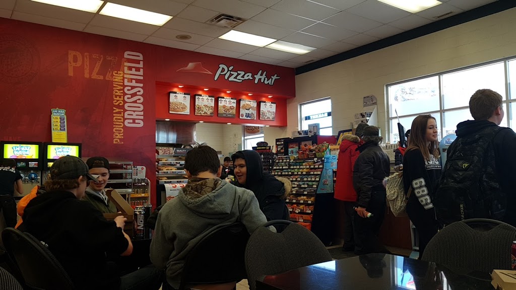 Pizza Hut | 1523 Railway St, Crossfield, AB T0M 0S0, Canada | Phone: (403) 946-0205