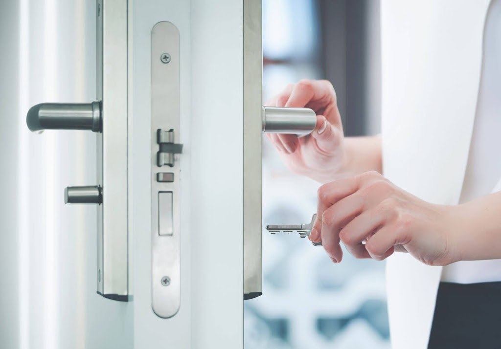 Unique Locksmith | 10 Royaledge Way, Waterdown, ON L0R 2H5, Canada | Phone: (289) 768-9443