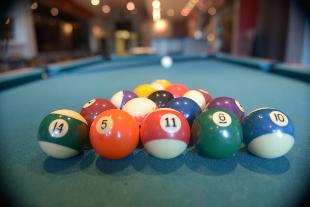 Bar Essipit | 27 Rue de la Réserve, Les Escoumins, QC G0T 1K0, Canada | Phone: (418) 233-2945