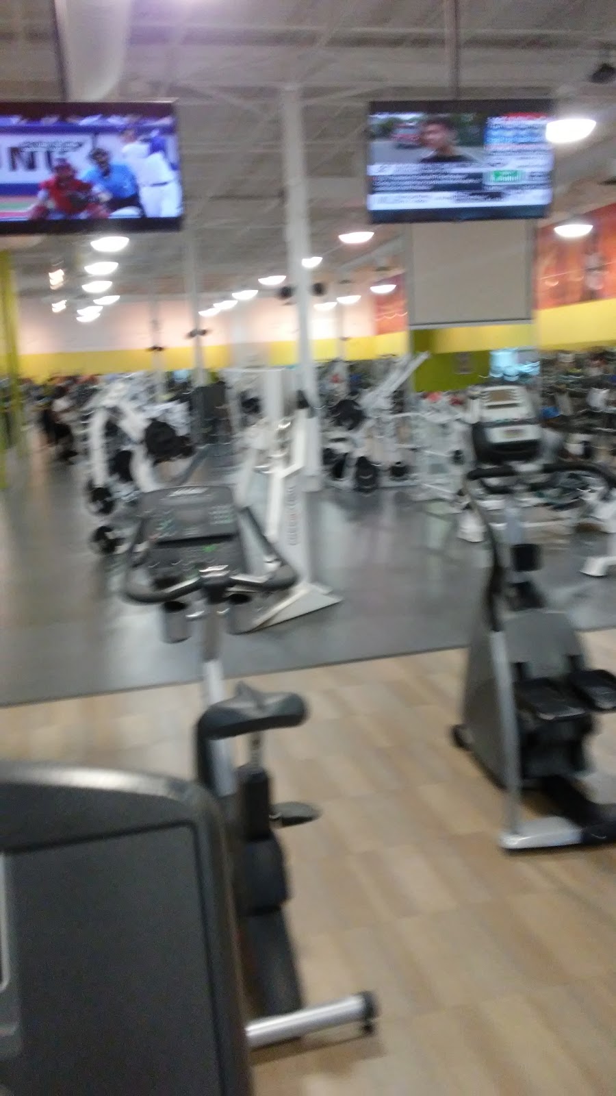 LA Fitness | gym | 539 Steeles Ave E, Brampton, ON L6W 4S2, Canada | 9054527800 OR +1 905-452-7800