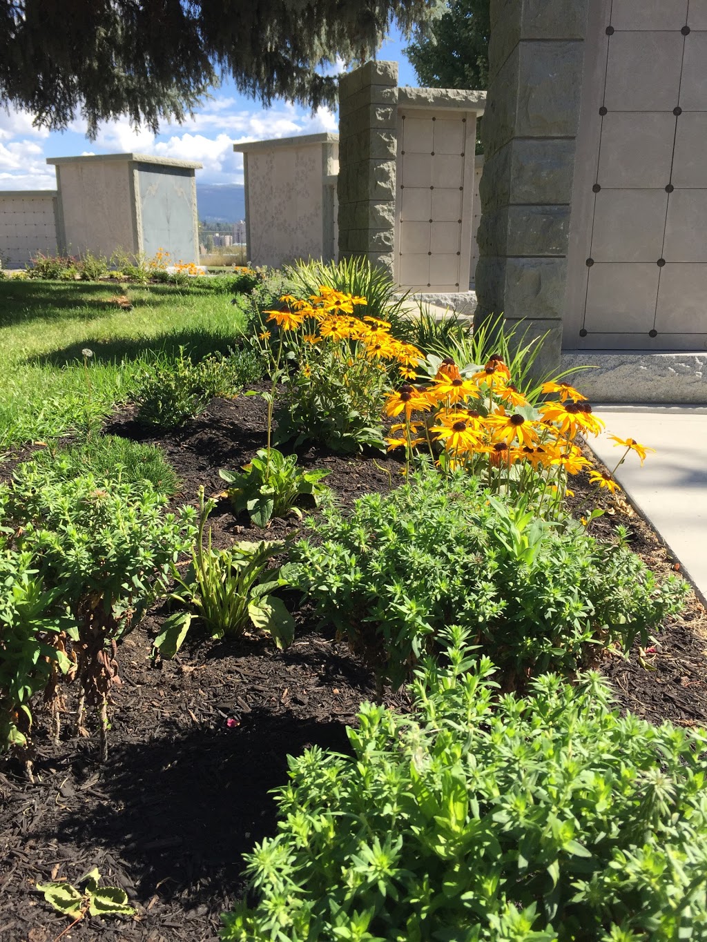 Kelowna Memorial Park Cemetery | 1991 Bernard Ave, Kelowna, BC V1Y 9V7, Canada | Phone: (250) 862-5518