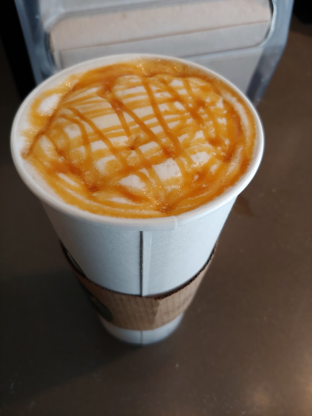 Starbucks | 3235 Dundas St W #1, Mississauga, ON L6J 4Z3, Canada | Phone: (905) 608-0633