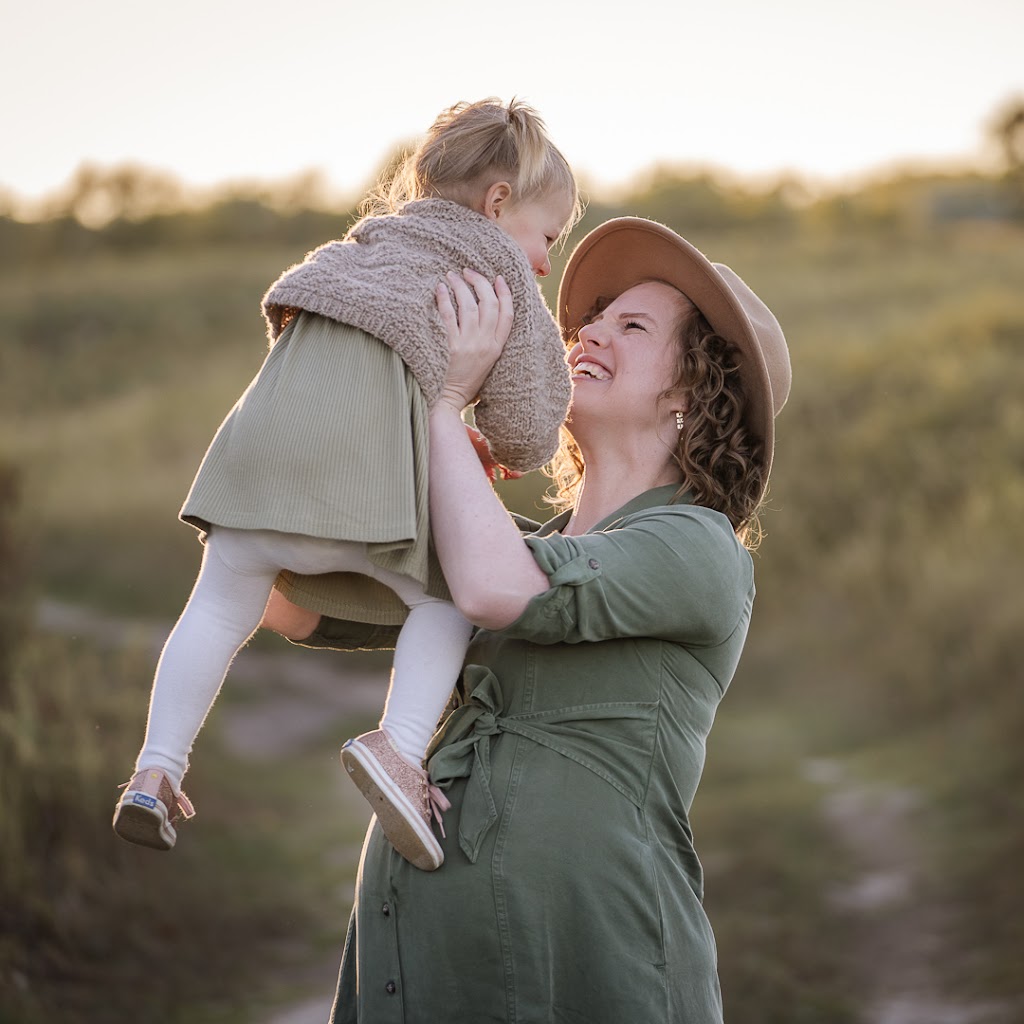 Liz Andrews Photography | 132 Crystal Shores Manor, Okotoks, AB T1S 2H6, Canada | Phone: (587) 966-5800