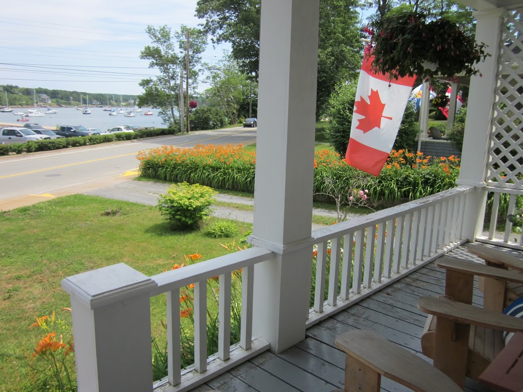 Hearts Desire B & B | 558 Main St, Mahone Bay, NS B0J 2E0, Canada | Phone: (902) 624-6388