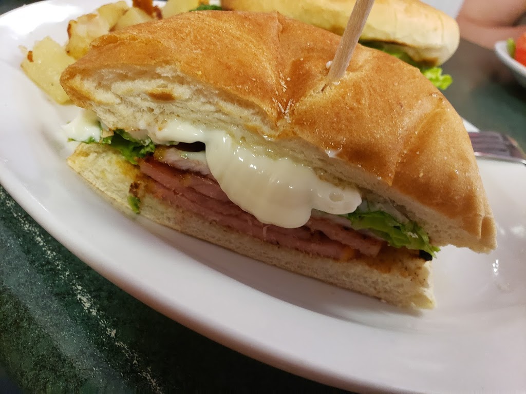 Johnnys Original Eatery | 850 King St W, Oshawa, ON L1J 2L5, Canada | Phone: (905) 576-7748