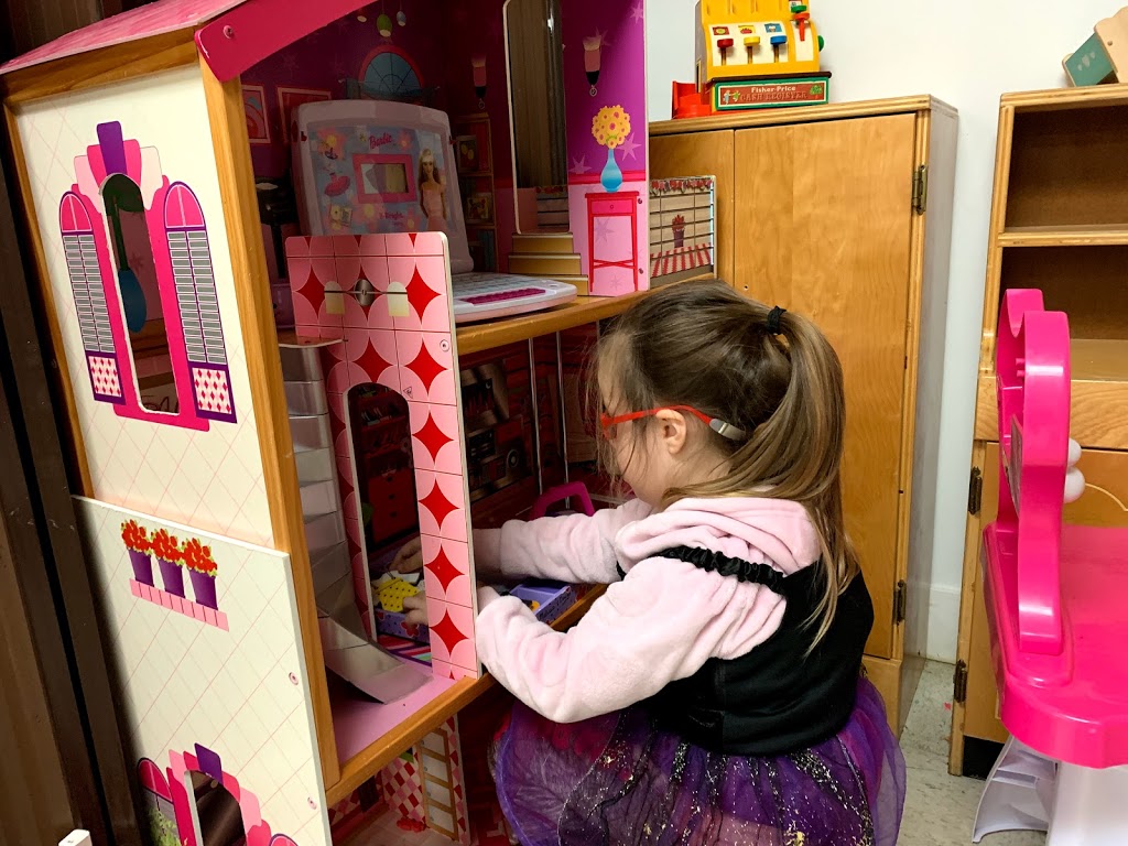 Bonnycastle Montessori Daycare Inc | 14630 107a Ave, Surrey, BC V3R 1V1, Canada | Phone: (604) 339-7052