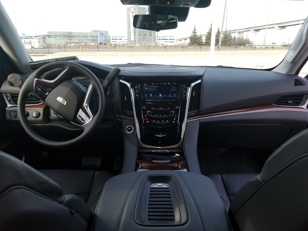 Airport Taxi Toronto | 8 Mercer St, Toronto, ON M5V 0C4, Canada | Phone: (647) 559-3366