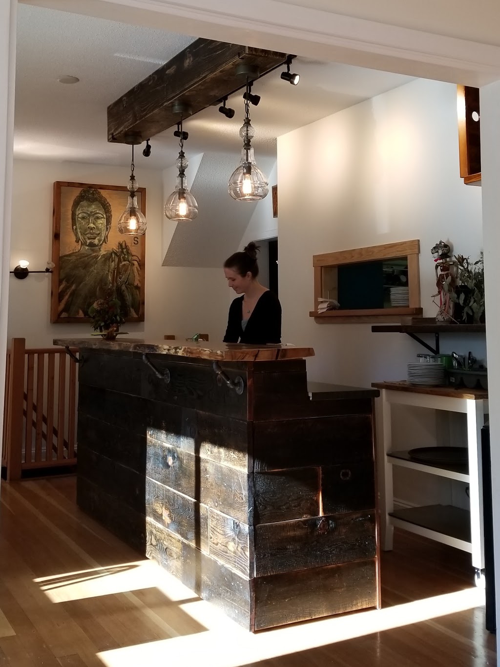 Montra Thai Eatery | 1845 Renfrew Rd, Shawnigan Lake, BC V0R, Canada | Phone: (250) 743-7400