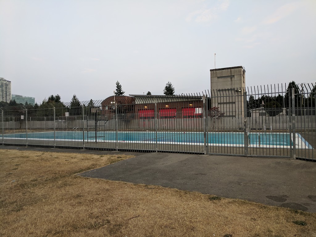 Royal Kwantlen Pool | 13079 104 Ave, Surrey, BC V3T 1T8, Canada | Phone: (604) 502-6252