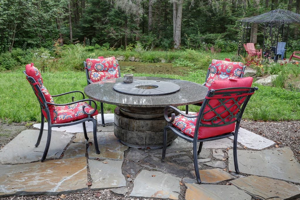 Table BBQ Nevot | 1221 Chem. de Ladds Mills, Coaticook, QC J1A 2S2, Canada | Phone: (418) 717-2444