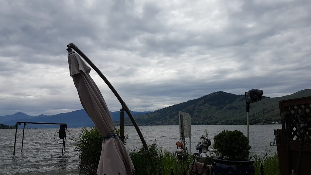 Lakeshore Paradise Bed And Breakfast | 2664 Lakeshore Rd, Vernon, BC V1H 1N1, Canada | Phone: (250) 260-6775