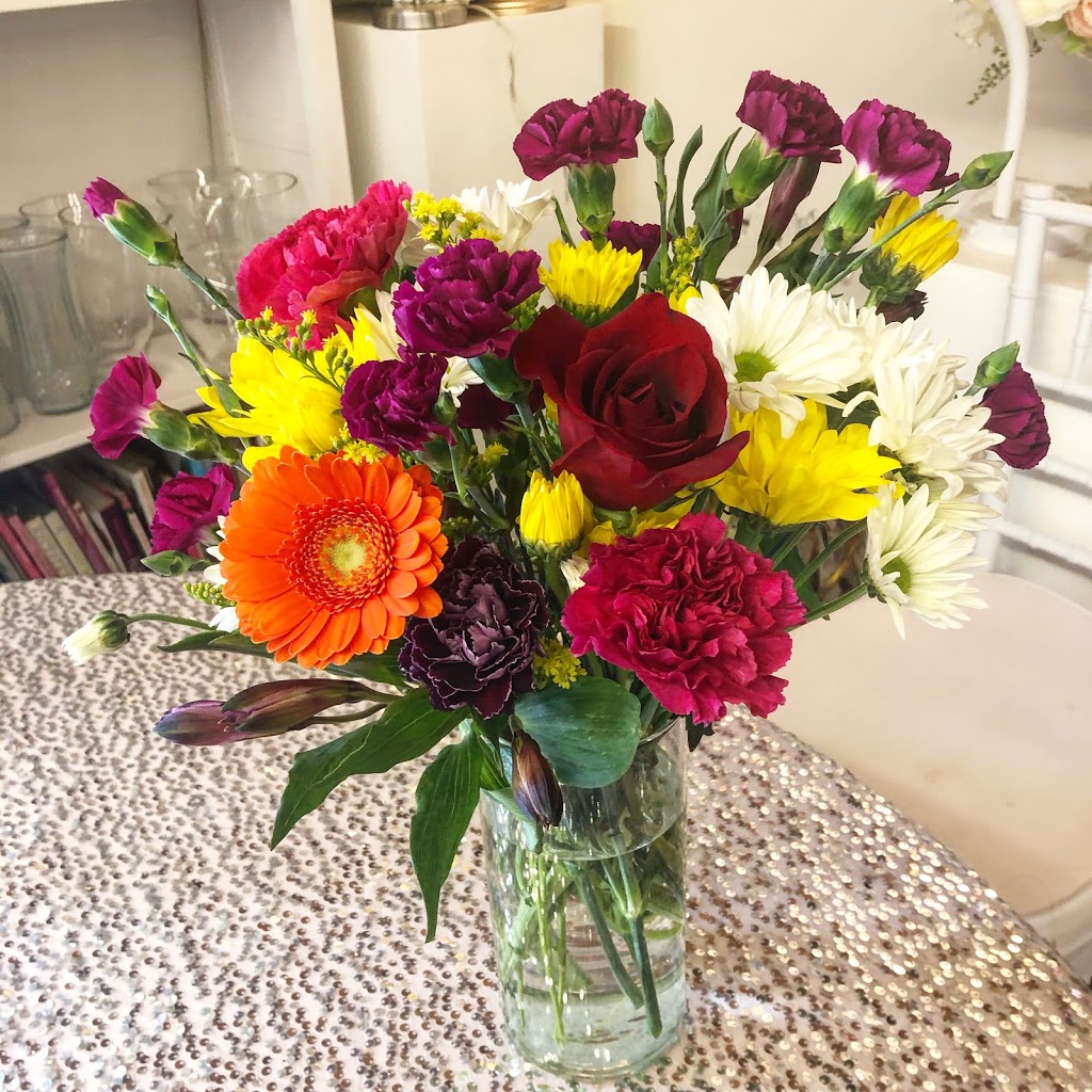 Thunder Bay Flowers | 2060 Hwy 61 #3, Thunder Bay, ON P7J 1B9, Canada | Phone: (807) 286-4488