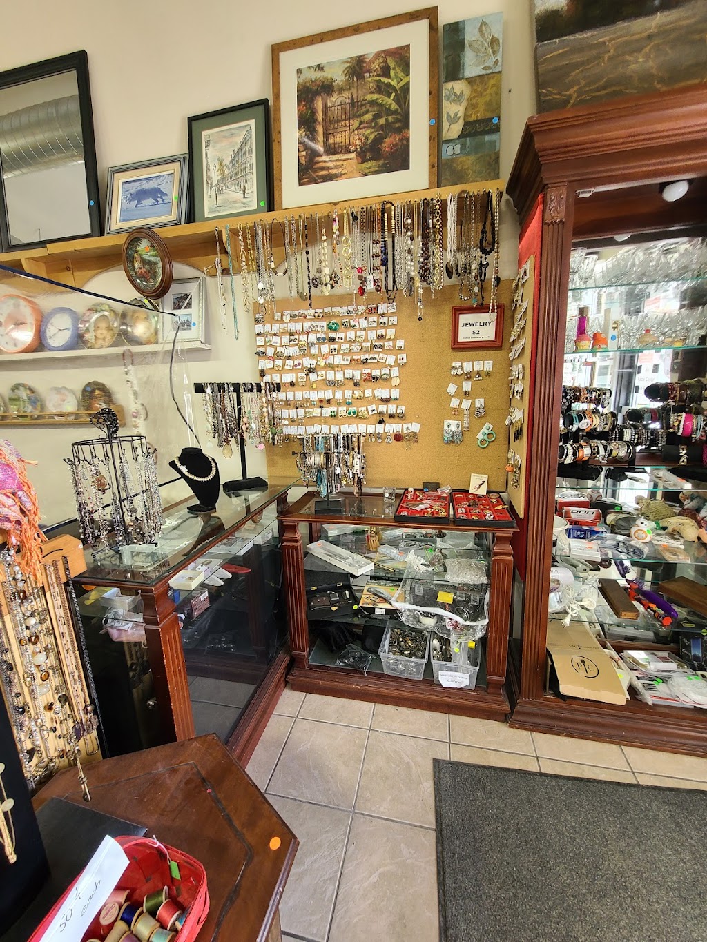 Bellevilles Thrift Store: Supporting BCS | 393 Sidney St, Belleville, ON K8P 3Z9, Canada | Phone: (613) 967-1371