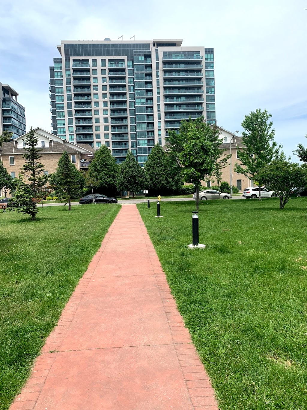 Leonard Linton Park | 60 Research Rd, East York, ON M4G 2G8, Canada | Phone: (647) 824-1230