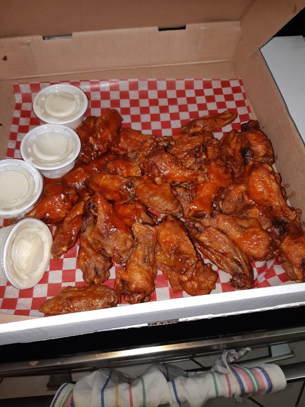 Pete’s Pizza | 4025 Dorchester Rd, Niagara Falls, ON L2E 6N1, Canada | Phone: (905) 358-3333